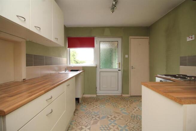 kitchen 1 .JPG