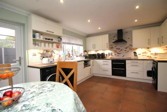 kitchen diner.JPG