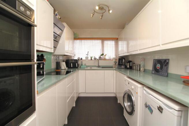 kitchen 1.JPG