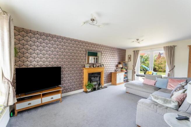 Living Room 1.jpg