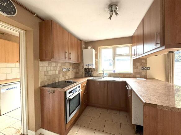 Kitchen 1.jpg