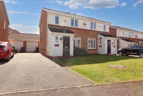 Lancaster Place, Shefford, SG17