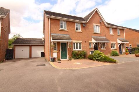 Jubilee Close, Henlow, SG16
