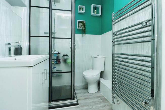 En-Suite Shower