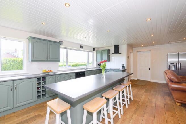 Kitchen/Dining