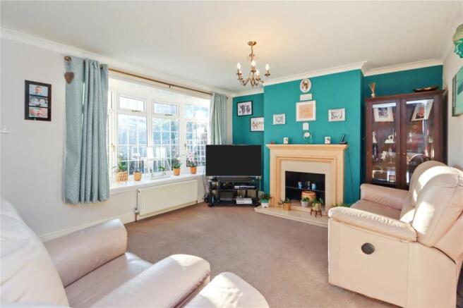 Lounge Pic 1
