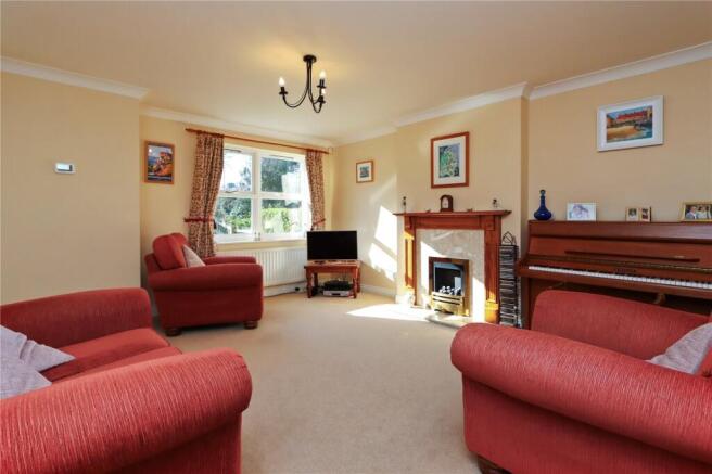 Lounge Pic 1