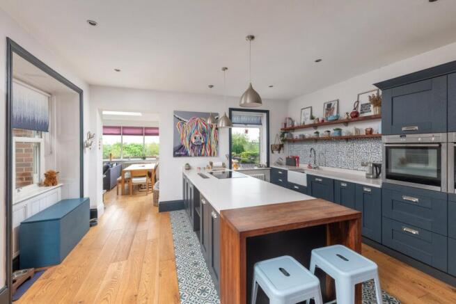 Kitchen/Breakfast 1