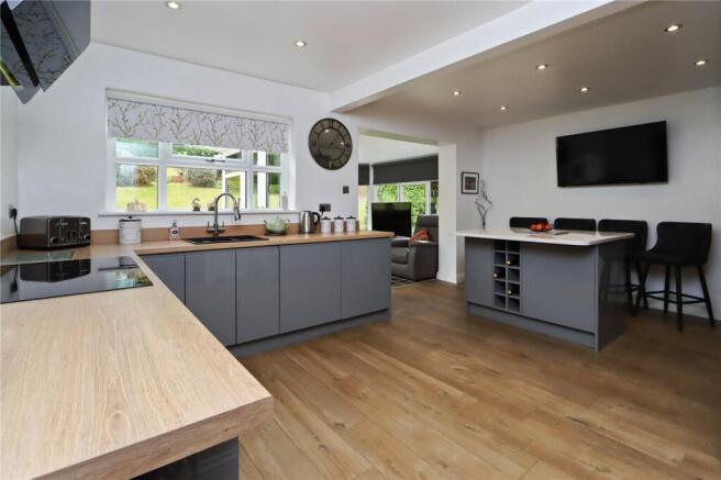 Kitchen/Breakfast 1
