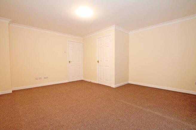 Lounge/Dining Room (2)
