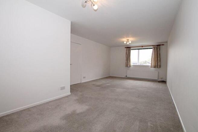 Lounge/Dining Room (2)