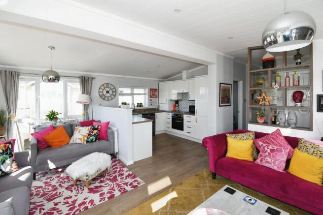 Lounge/Kitchen