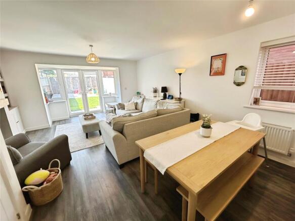 Lounge/Dining Room