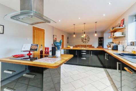 Offas Close, Treflach, Oswestry, Shropshire, SY10