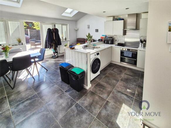 Kitchen/Dining Area
