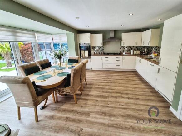 Kitchen/Dining Room