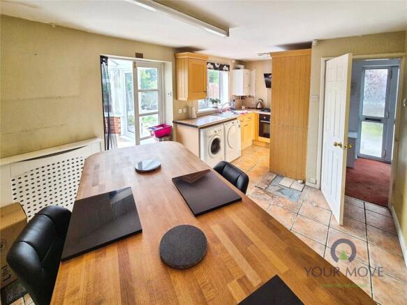 Kitchen / Dining Roo