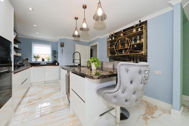 Kitchen/ Breakfast