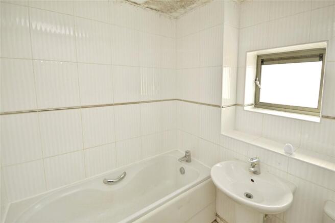 Bathroom / W.C.