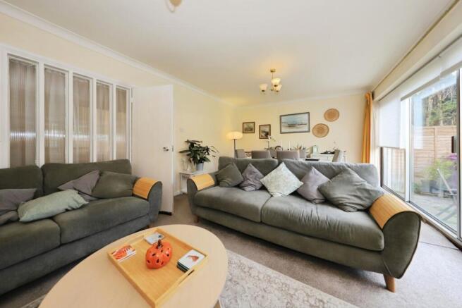 Lounge / Dining