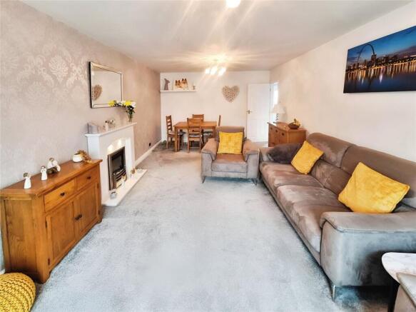 Lounge/Dining Room