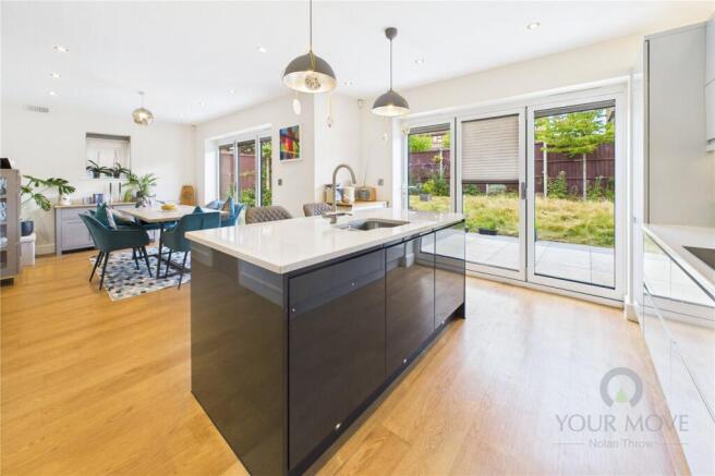 Kitchen/Family/Diner