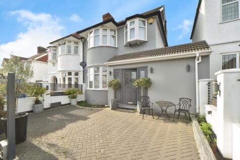 Broad Walk, London, SE3