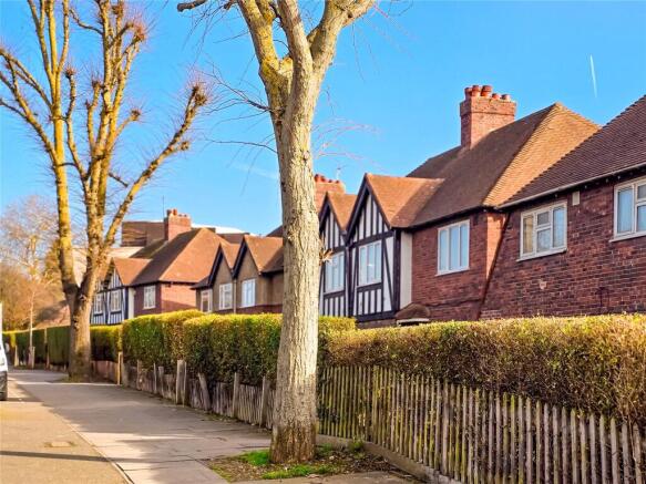Westhorne Avenue