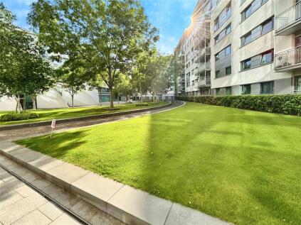 Empire Square West, Empire Square, London, SE1