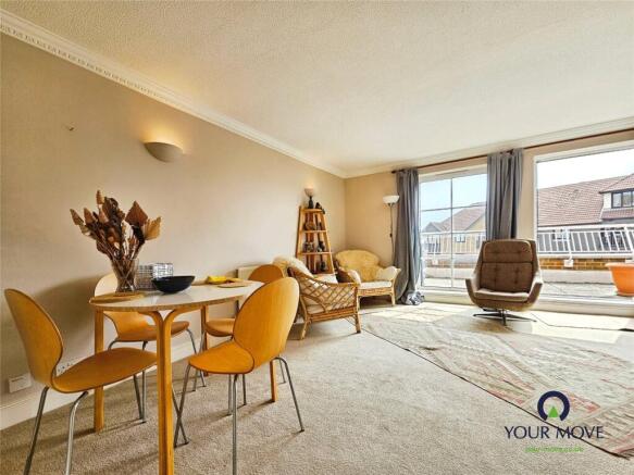 Lounge/Dining