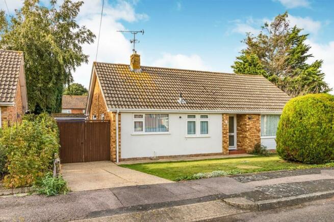 2 bedroom bungalow for sale in Cooden Close, Rainham, Gillingham, Kent ...