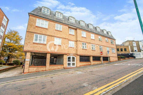 Rochester - 1 bedroom flat for sale
