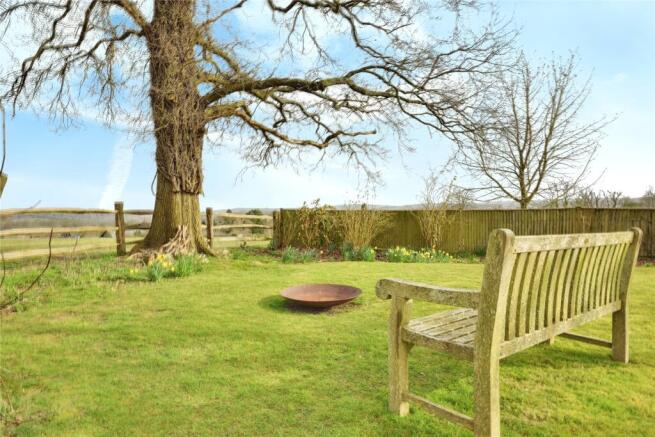 Rear Garden & Views