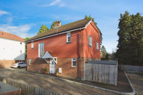 Chestnut Walk, Pembury, Tunbridge Wells, Kent, TN2