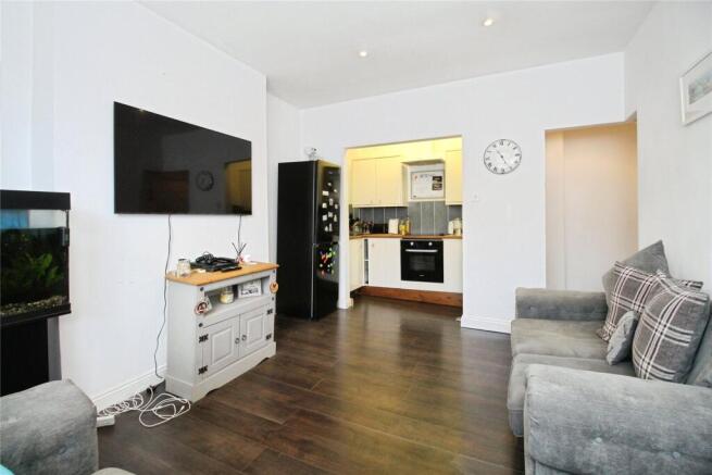 Lounge & Kitchen