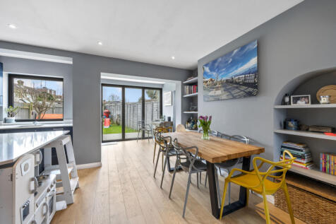 Kingsbridge Road, Morden, SM4