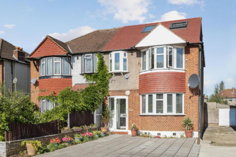 Hillcross Avenue, Morden, SM4
