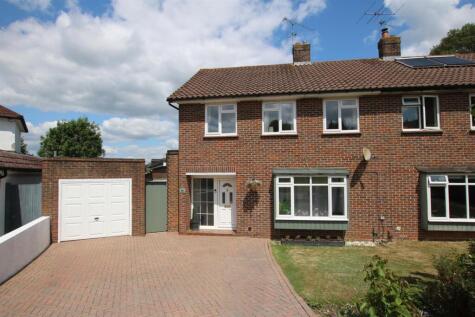 Yarm Close, Leatherhead, KT22