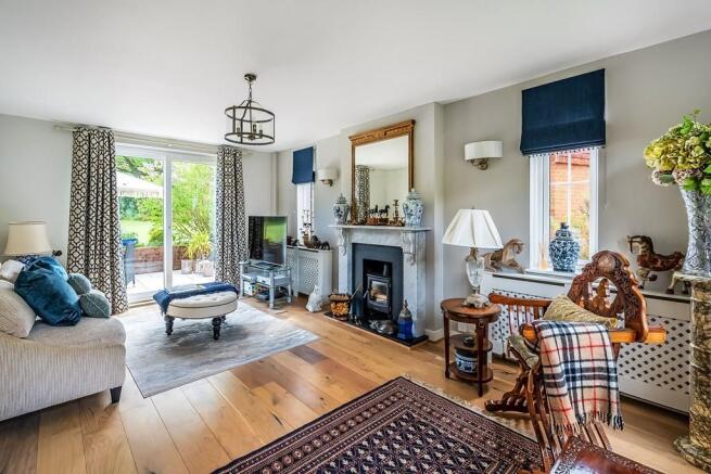 6-Cunliffe-Close-lounge.jpg
