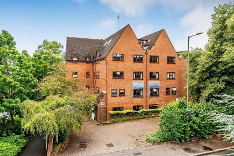 Station Road, Leatherhead, KT22