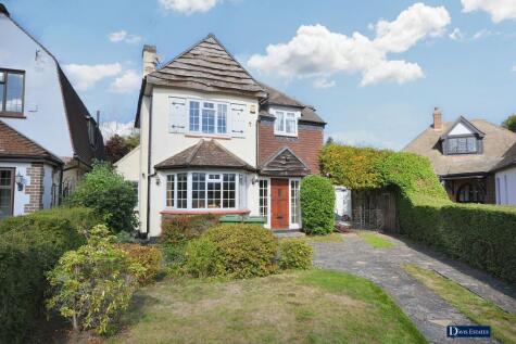 Ayloffs Close, Emerson Park, Hornchurch, RM11