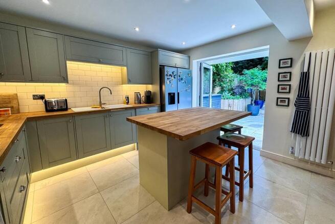 kitchen1.jpg