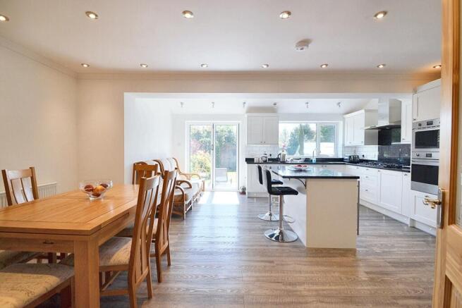 Kitchen / Dining Roo