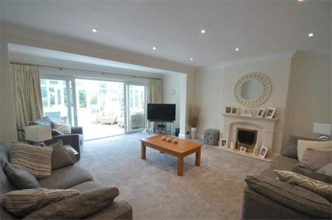 4 bedroom detached house for sale in Mapledale Avenue ...