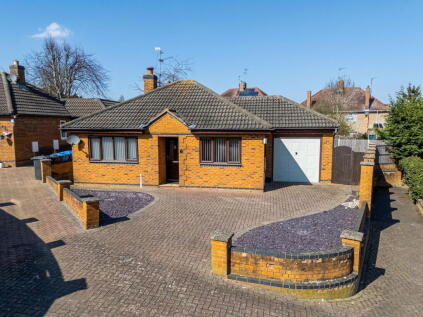 Milldale Gardens , Kettering NN15