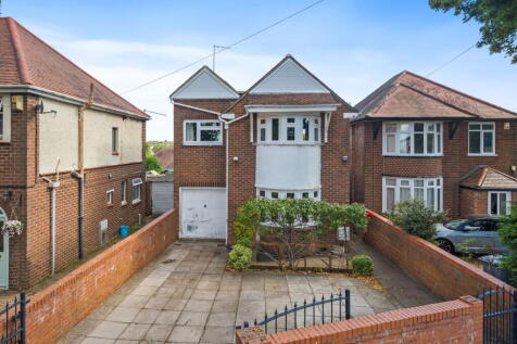 Windmill Avenue, Kettering, NN15