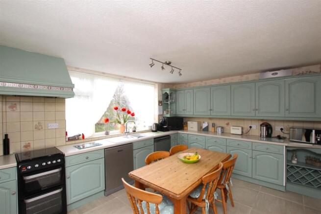 Kitchen & Breakfast Room.JPG
