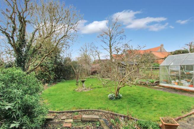 Rear Garden - b.JPG