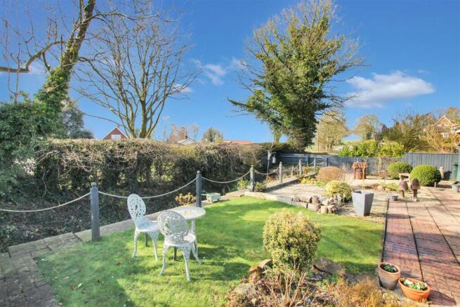 Rear Garden - b.JPG