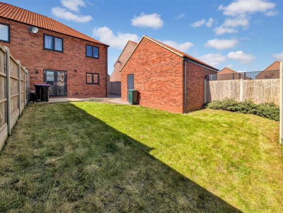 52 Daisy Way - 4.jpg